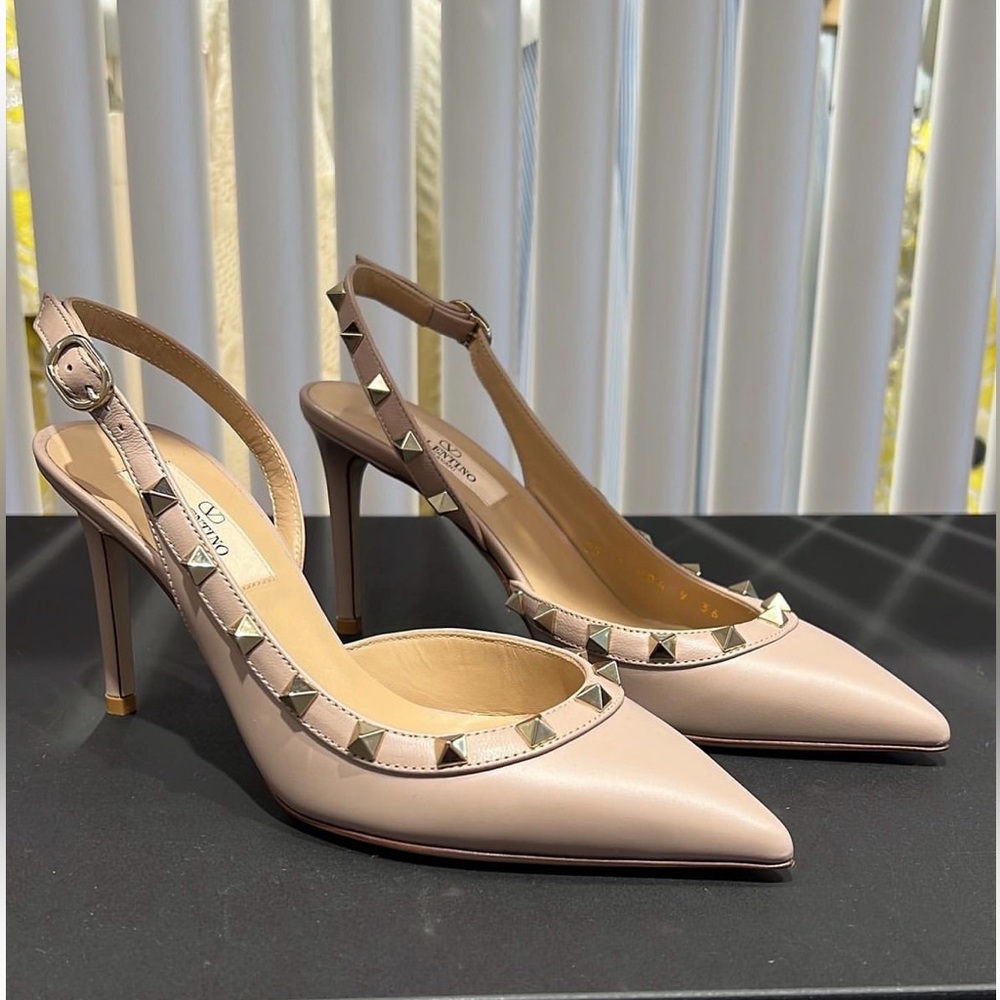 SOLD- Valentino Rockstud Slingback, size EU 36, nude colour